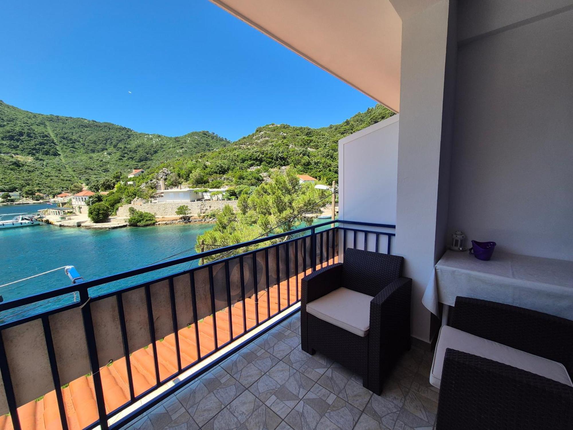 Apartments Lampalo Okuklje Экстерьер фото